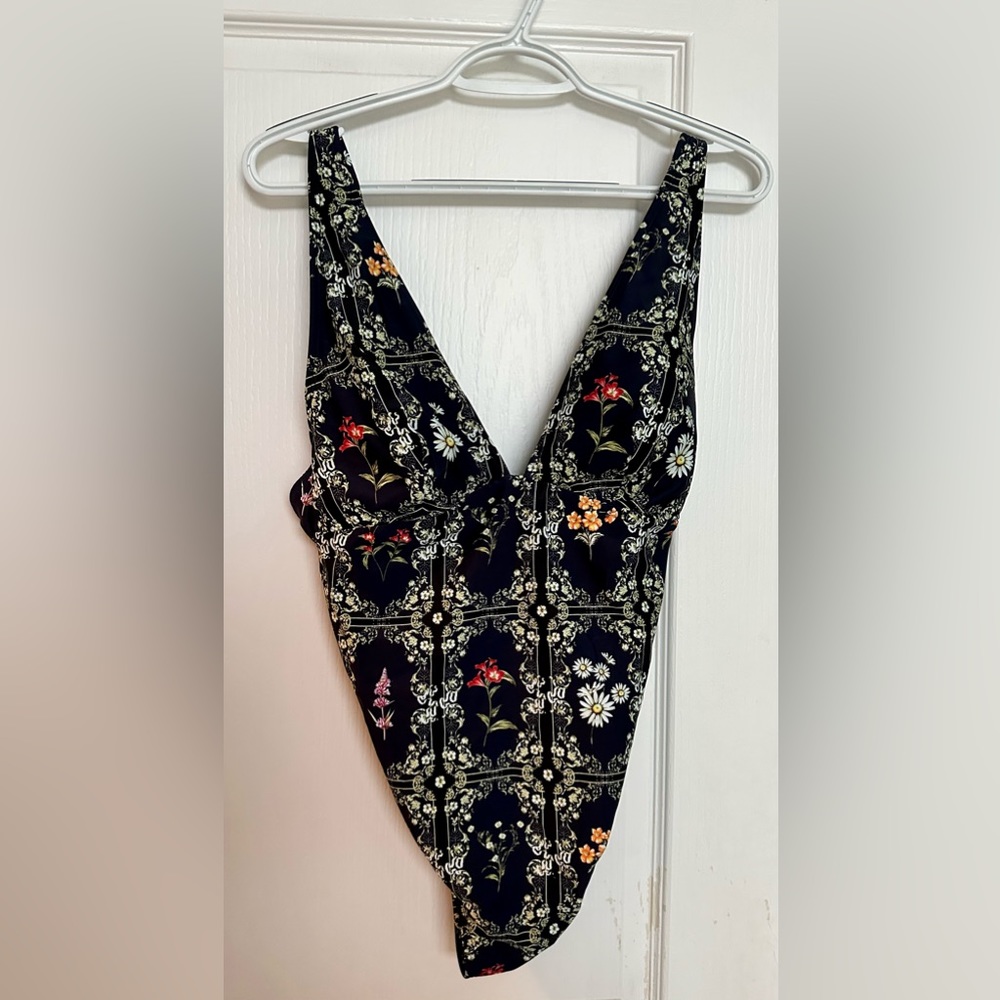 Dainty Floral Tile Print Cheeky One Piece Swimsuit - Agua Bendita x Target - Picture 3 of 5